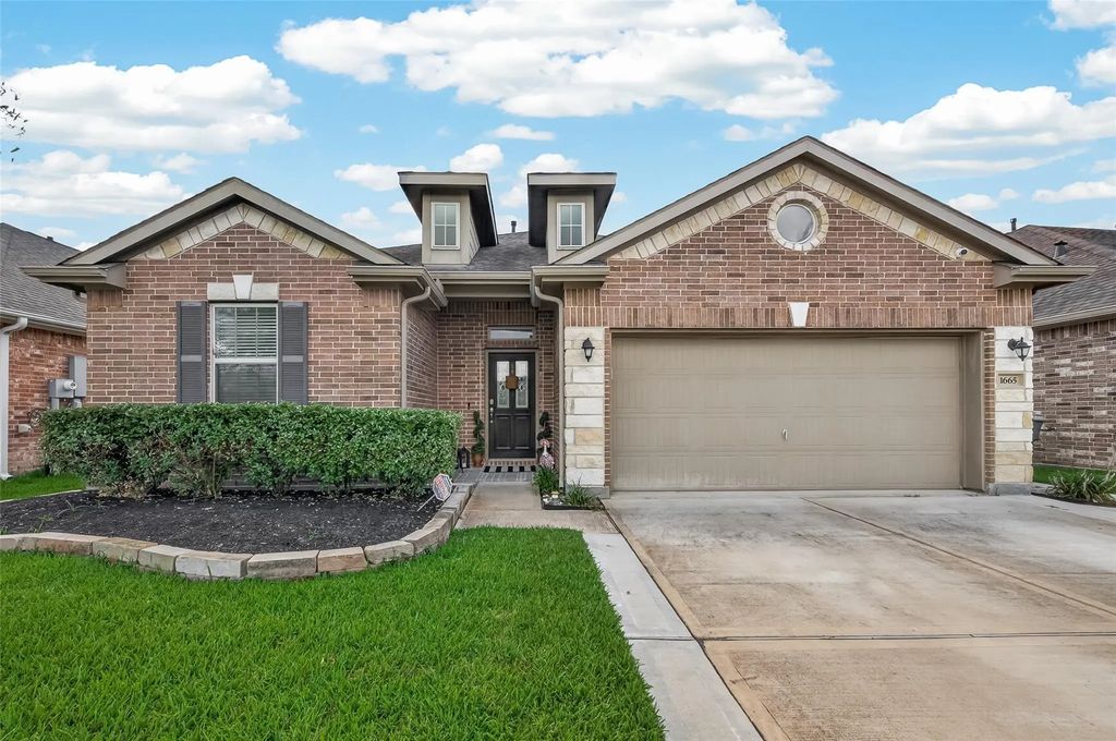 1665 Morgan Trail Drive, Alvin
