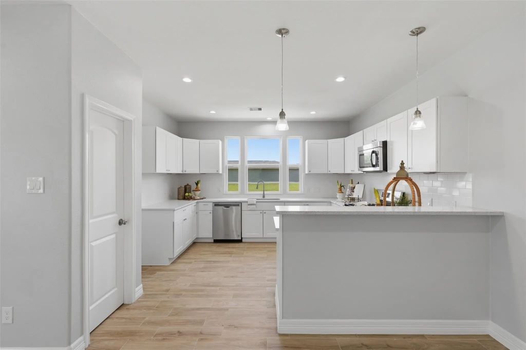 249 Mcdade Street, Hempstead