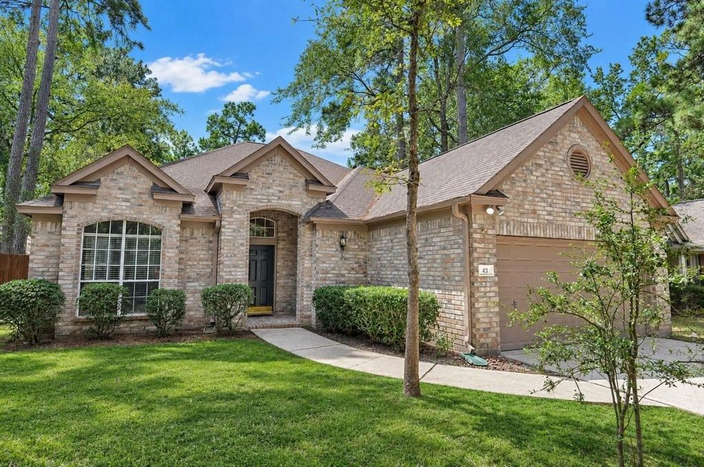 43 S Lace Arbor Drive, The Woodlands
