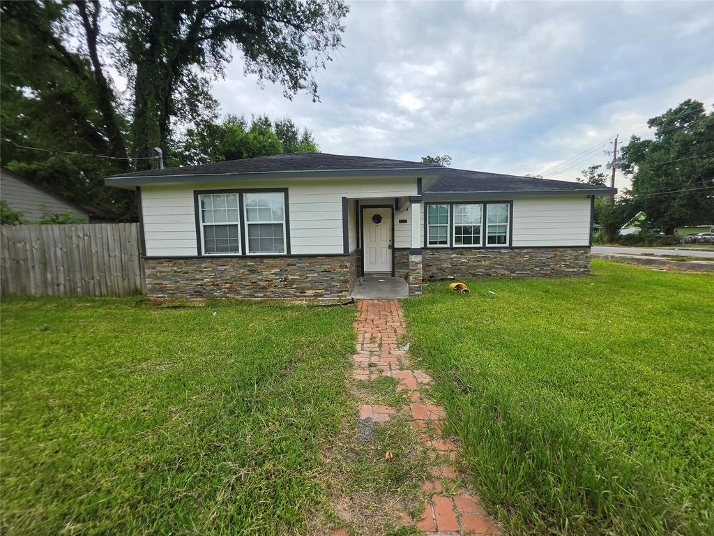 8202 Laura Koppe Road, Houston