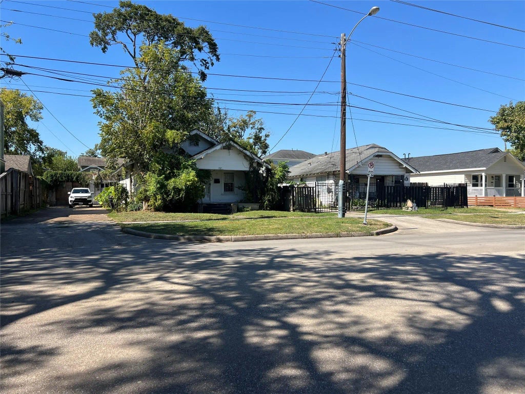 1811 & 1815 Studewood Street, Houston