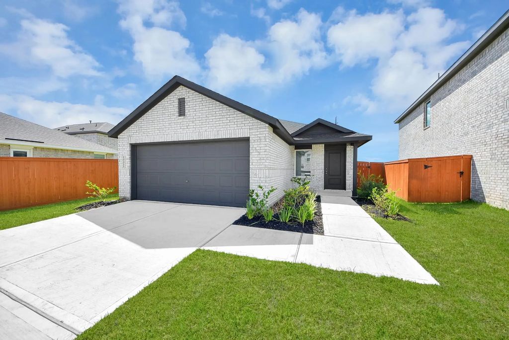 10411 Birds Nest Drive, Beasley