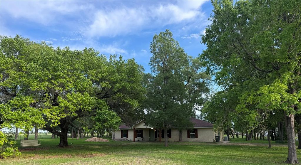 1139 County Rd 403, Anderson