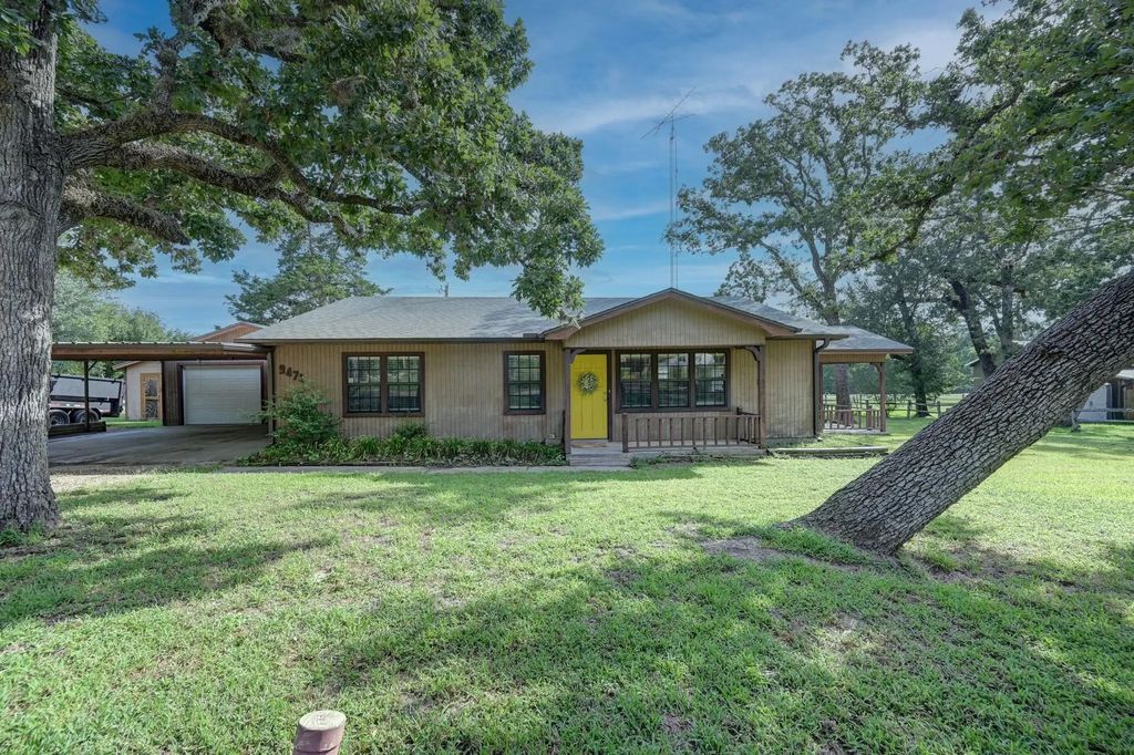 9470 Lake Forest Circle, Brenham