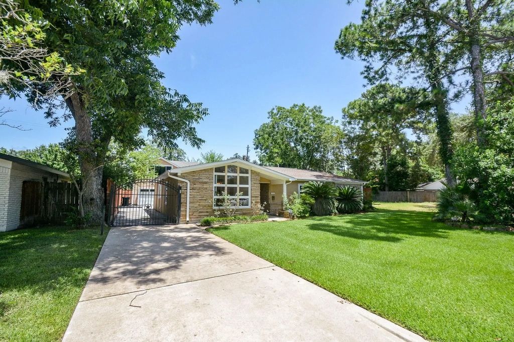 9906 Cedardale Drive, Houston