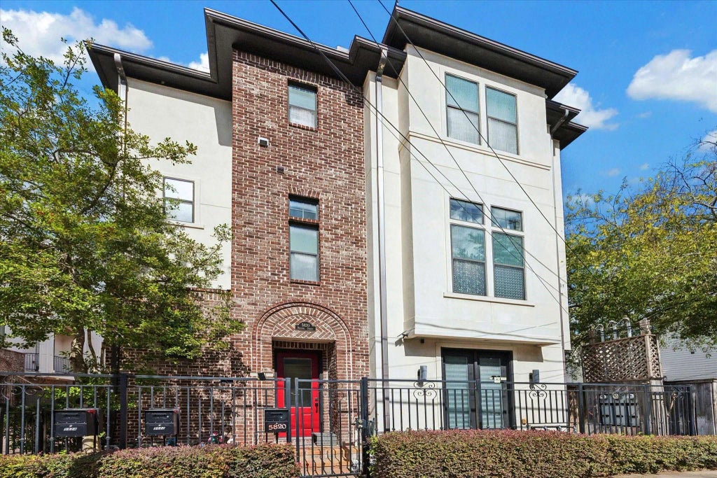 5820 Darling Street, Houston