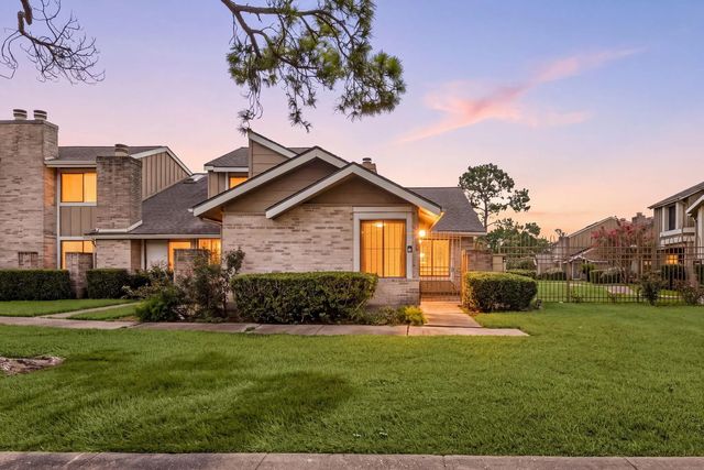 12021 Bob White Drive, Houston