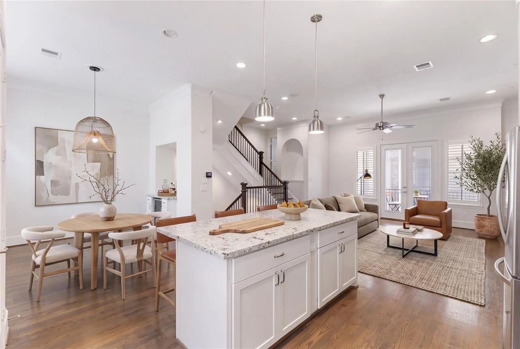 2239 Chenevert Street, Houston