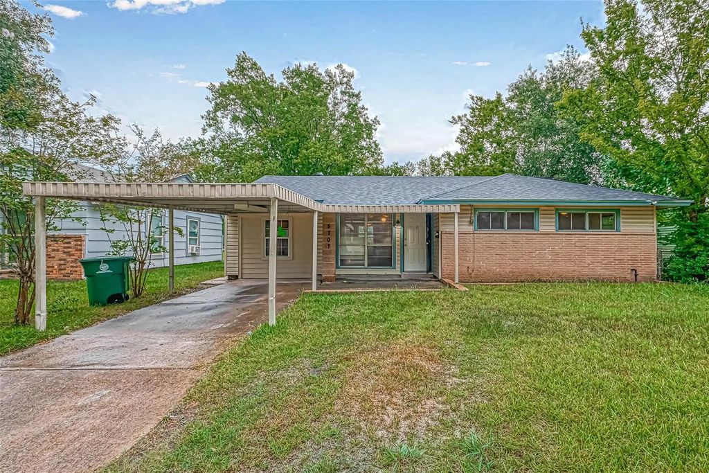5707 Lakefield Drive, Houston