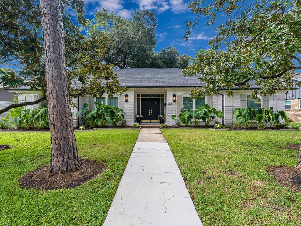 5827 Dumfries Drive, Houston