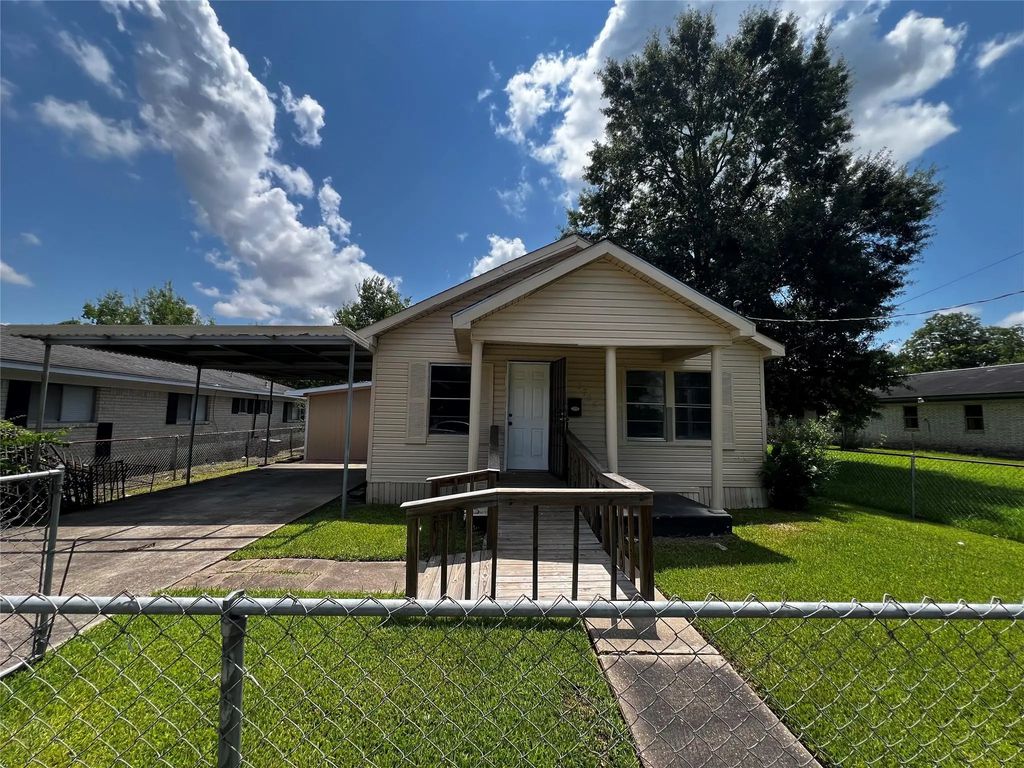 3785 Goliad Street, Beaumont