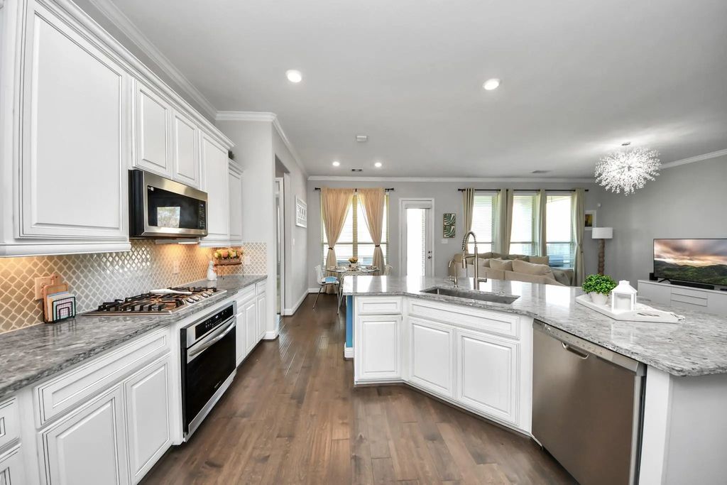 3615 Pasteur Lane, Iowa Colony