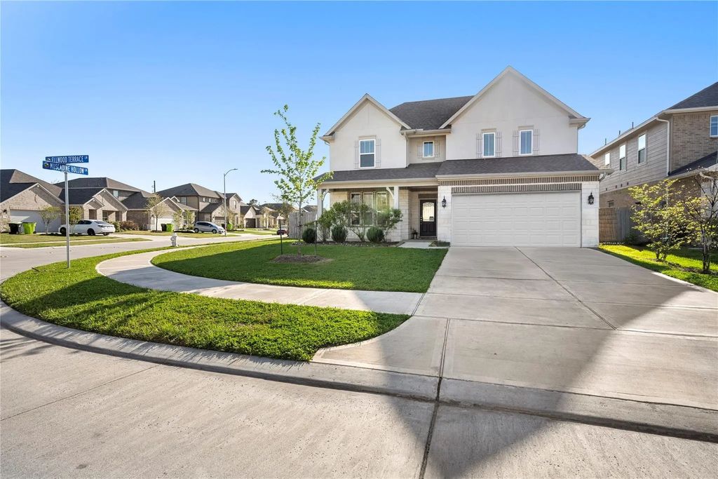 618 Ellwood Terrace Lane, Richmond