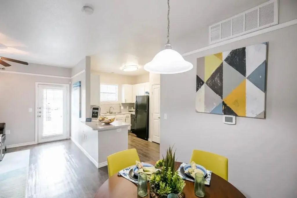 6710 Babcock Road 736, San Antonio