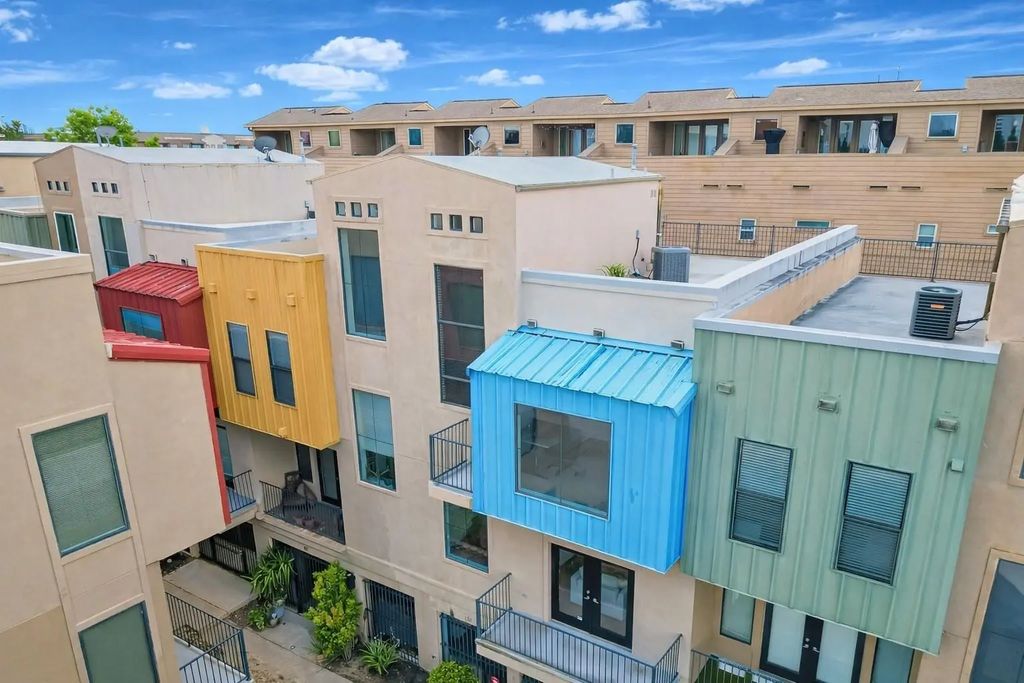 125 E 2nd Street, Houston
