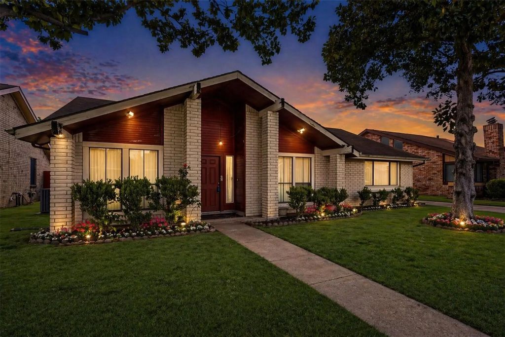 8611 Humphreys Drive, Houston