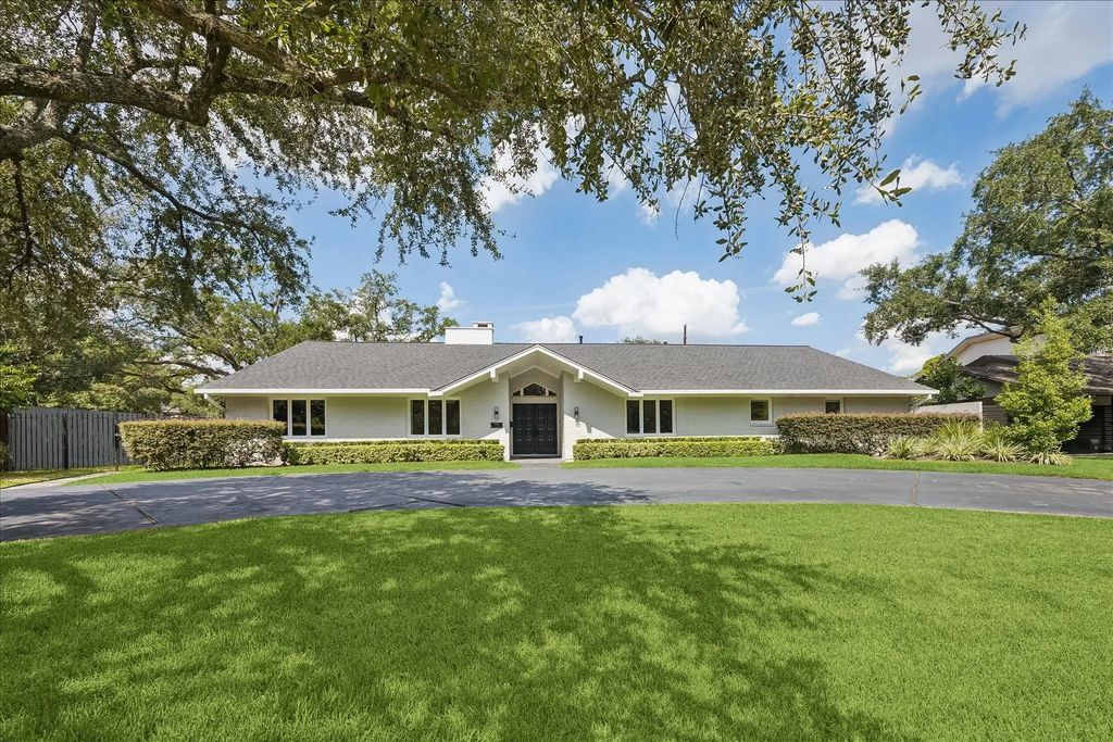 5698 Bayou Glen Road, Houston