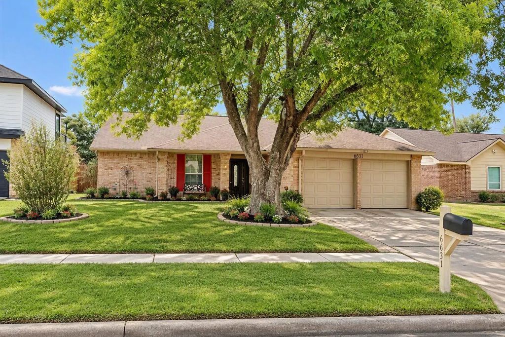 6631 Inwood West Drive, Houston