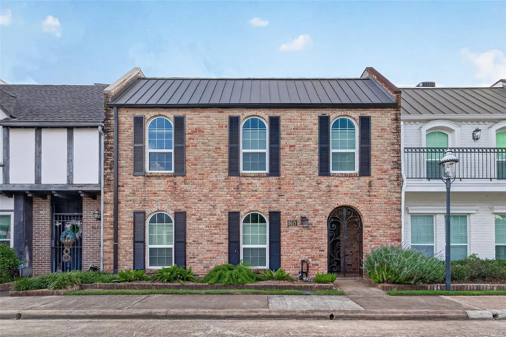 8615 La Fonte Street, Houston
