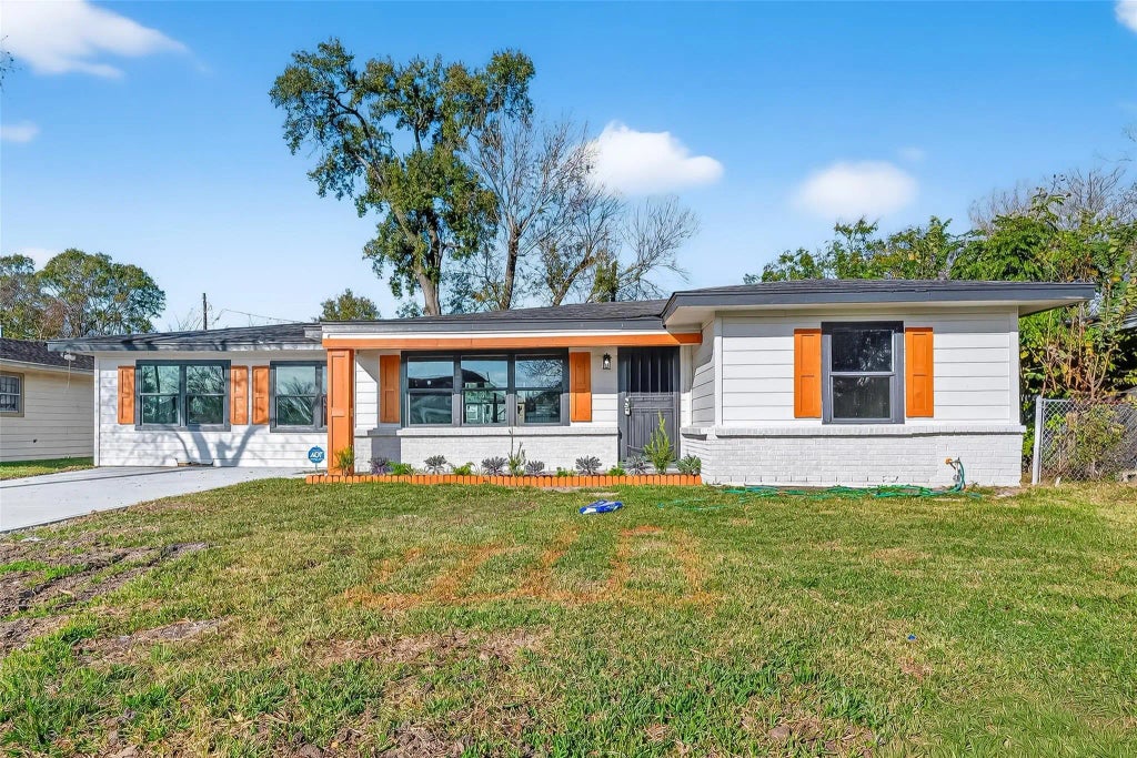 5707 Lyndhurst Drive, Houston