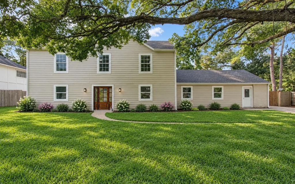 536 Robert E Lee Drive, Conroe