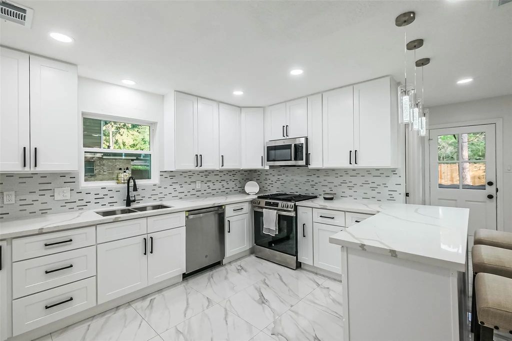 4023 Laverock Road, Spring