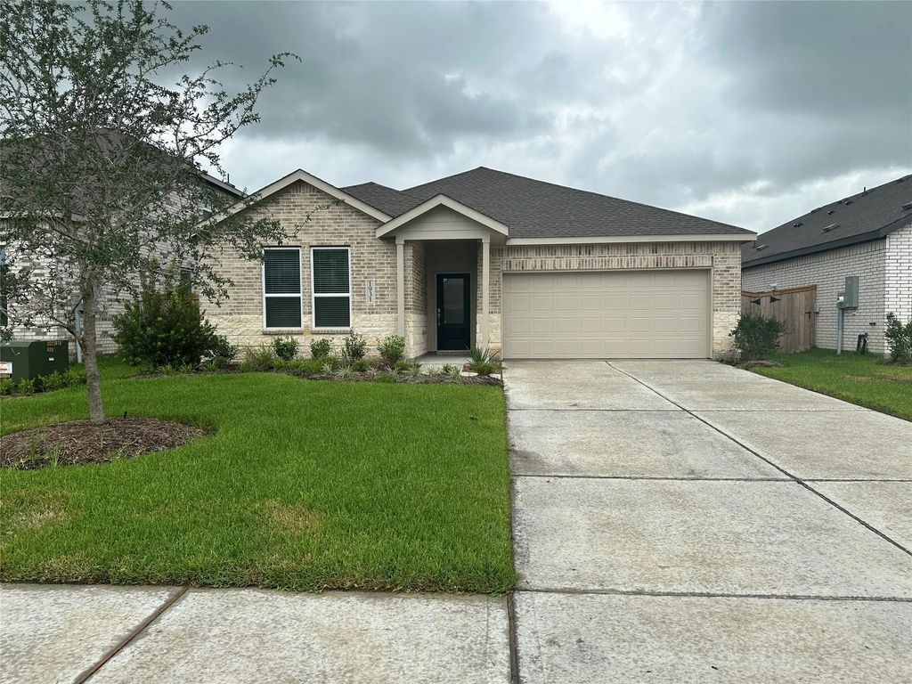1838 New Dawn Drive, Angleton