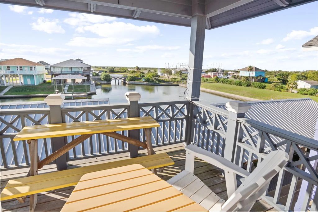 2205 Nelson Avenue, Port Bolivar