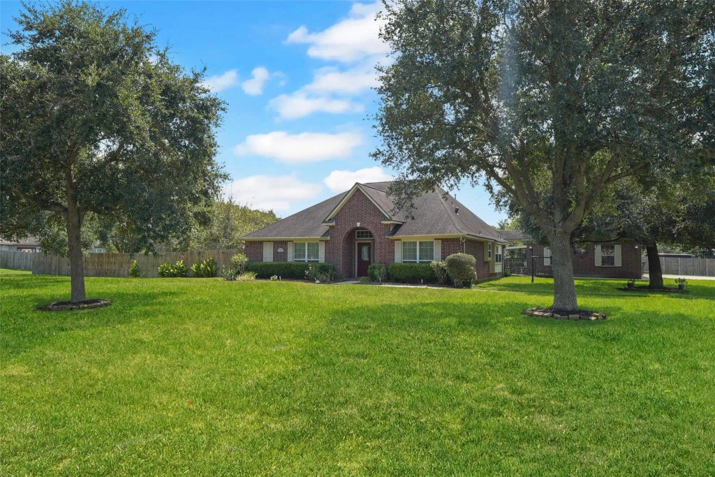 2203 Red Bird Lane, Pattison