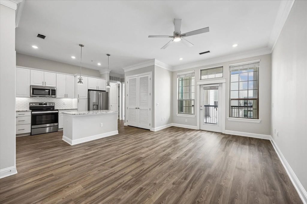 2111 Austin Street 624, Houston
