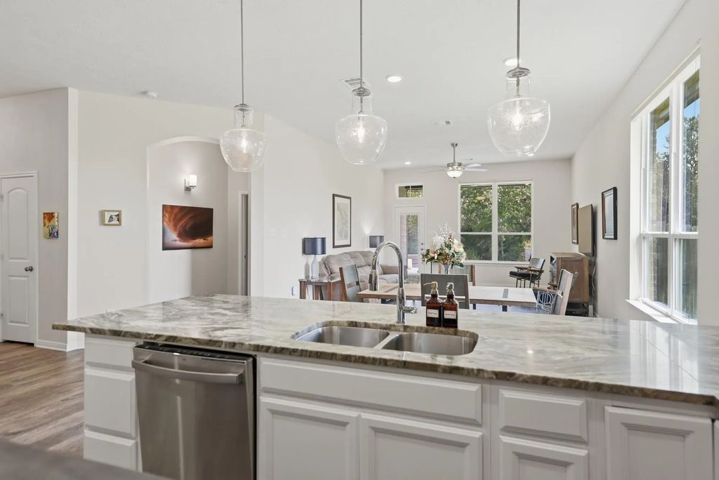 2010 Winepress Road, Brenham