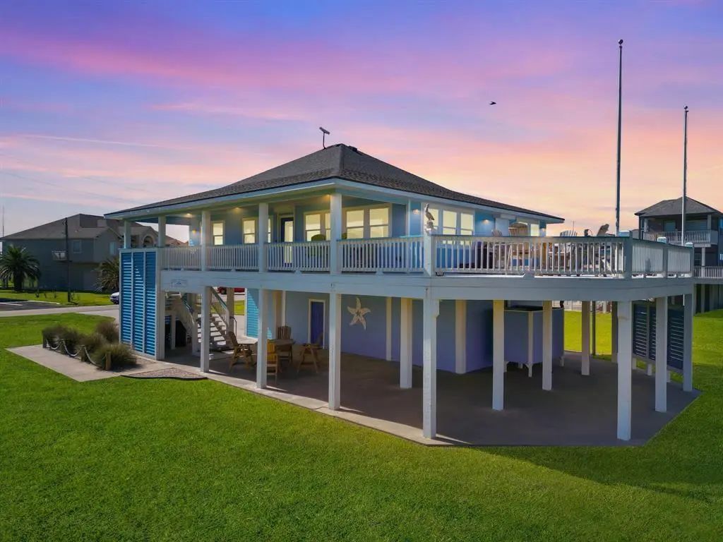 808 Pinata Drive, Crystal Beach