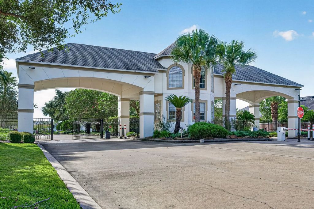 2227 Vinemead Court, Katy