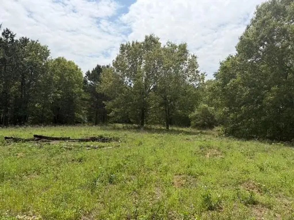 Na Cherokee Trail, Lovelady
