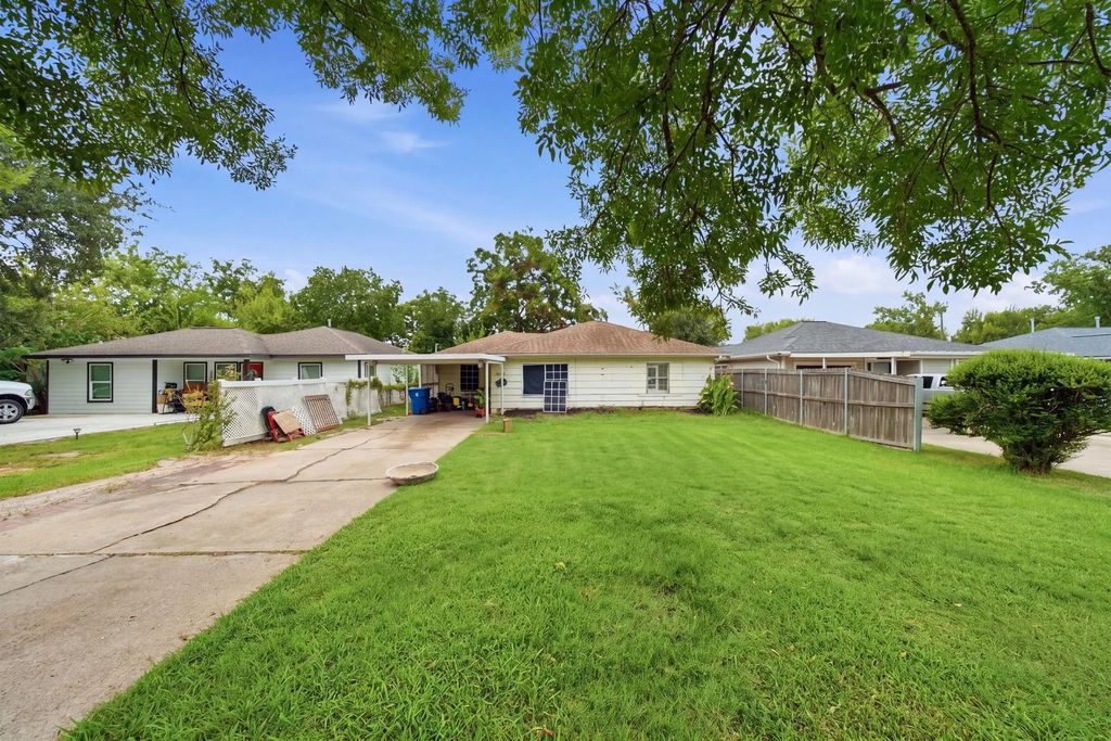 707 Washington Street, South Houston