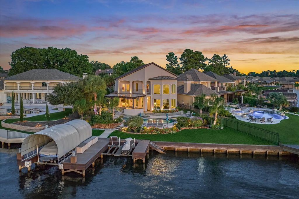 9943 Pebble View Court, Conroe
