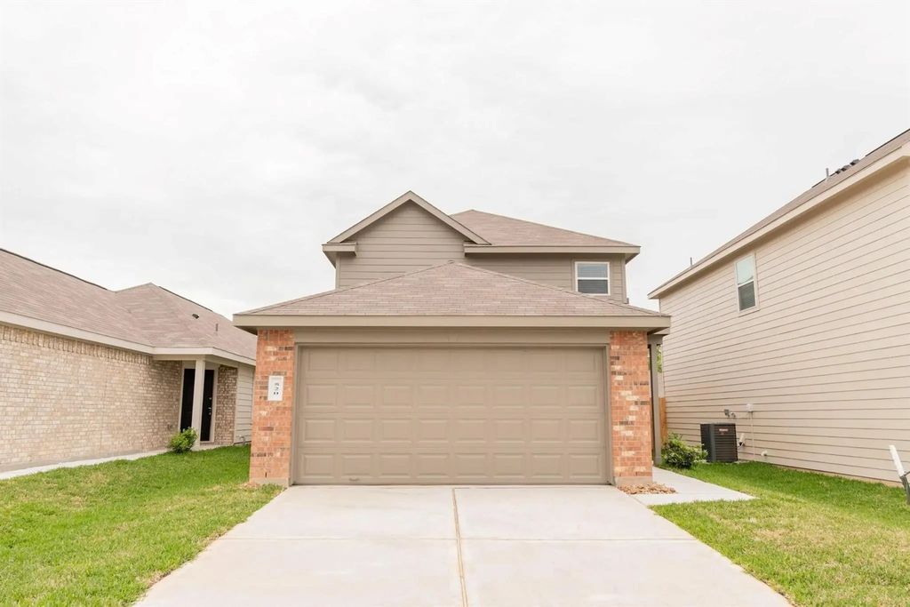 520 Meadow Park Lane, Willis