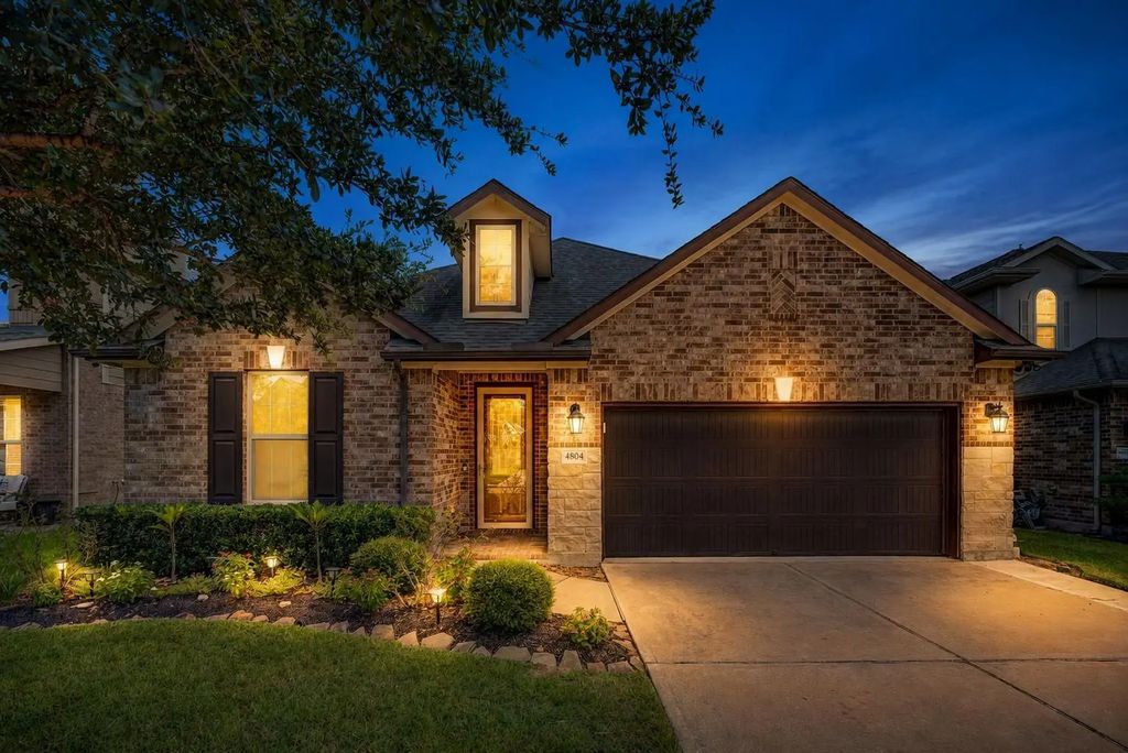 4804 Ladona Court, League City
