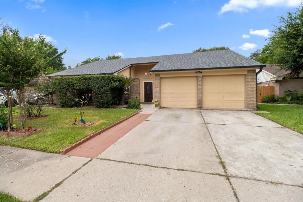 2743 Flintrock Circle, Houston