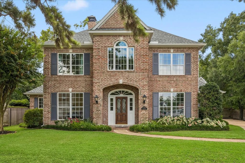 11705 Joan Of Arc Drive, Hedwig Village