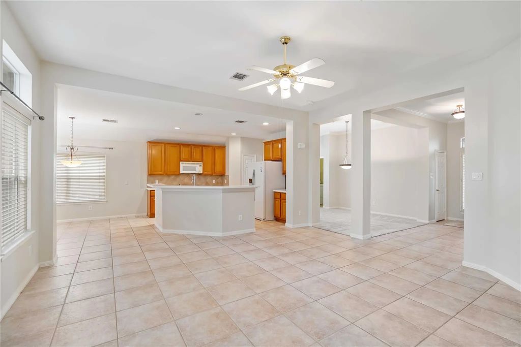 25626 Myrtle Springs, Spring