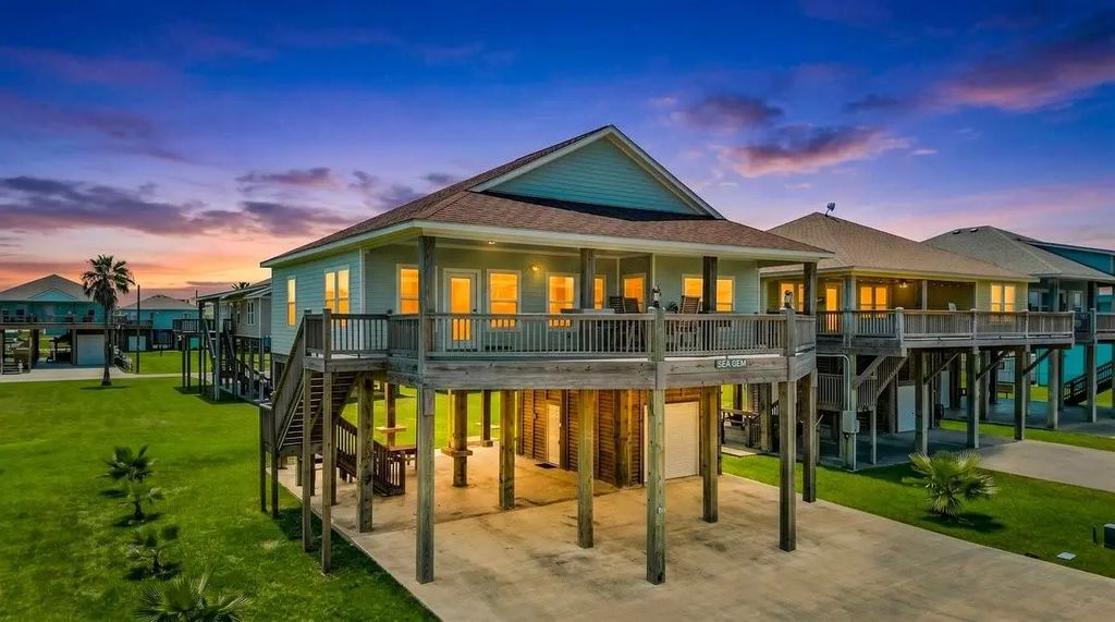 853 Wommack, Crystal Beach