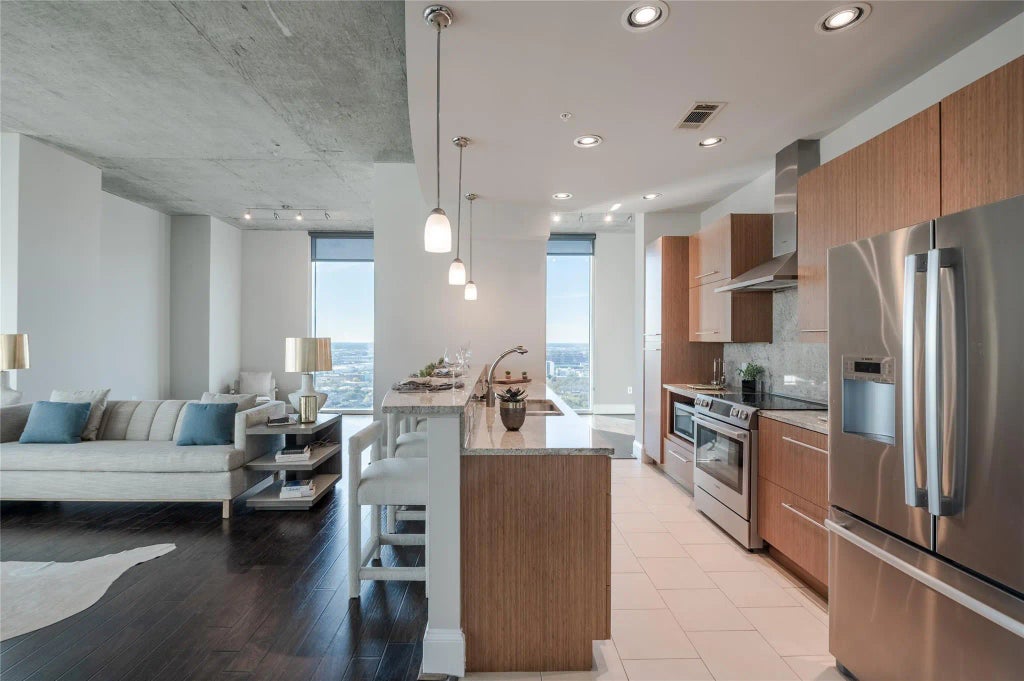 5927 Almeda Road 22903, Houston