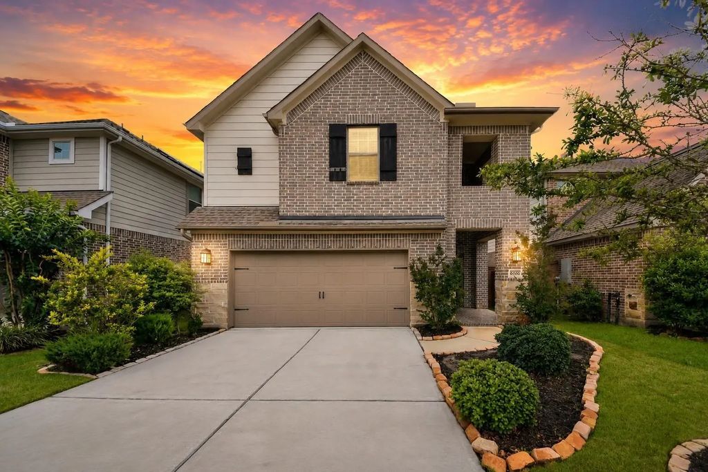 6006 Dovetail Cliff Court, Katy