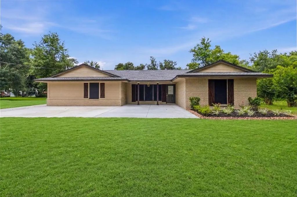 18079 County Road 463, Brazoria