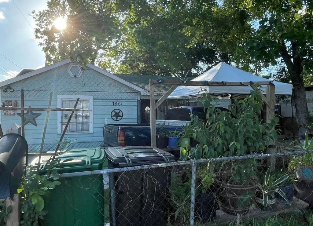 7509 Meadowview Drive, Houston