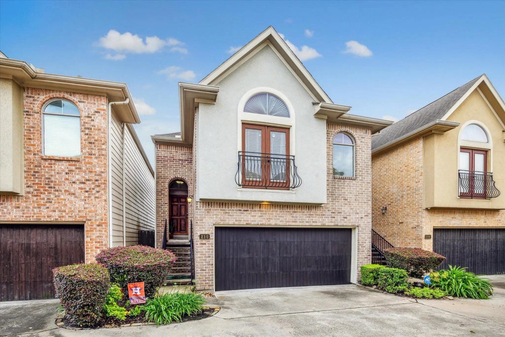 210 Grove Street, Houston