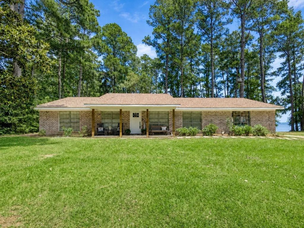 636 Campoli Road, Etoile