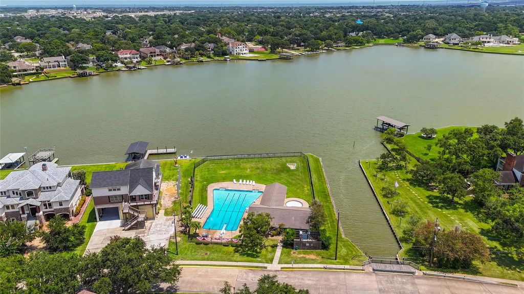 1103 Pecan Circle, Seabrook