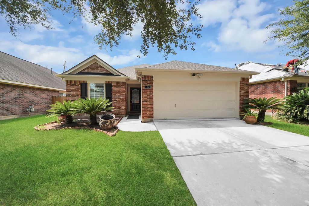 15 Palm Desert Drive, Manvel